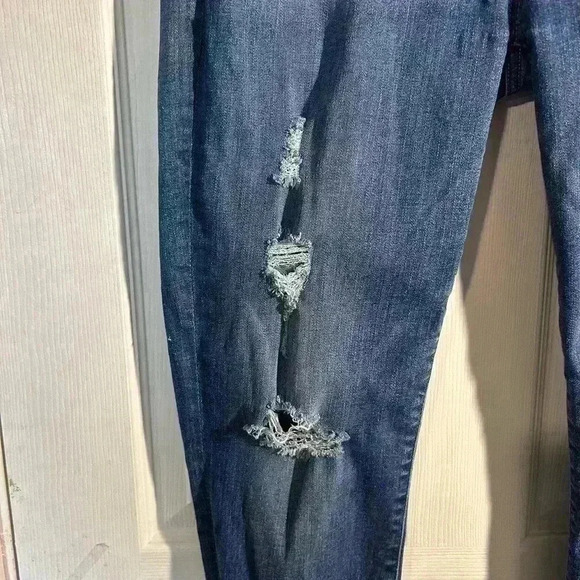 7 For All Mankind Josefina Skinny boyfriend Jeans Size 28 Button Fly Distressed - Picture 4 of 15